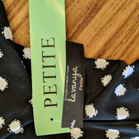 NWT LA Vanya Top Petite.            #56 - Picture 9 of 9